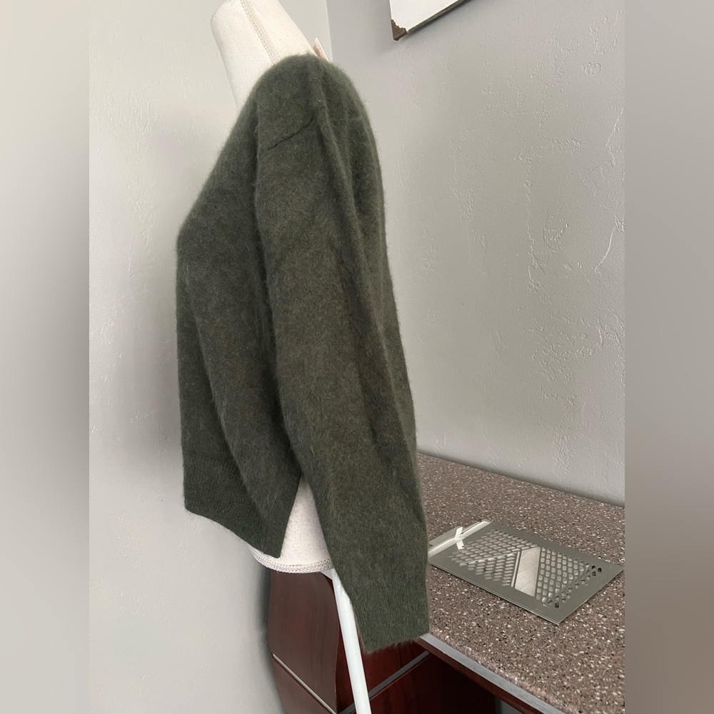 C.T. Plage 100% wool sweater with relaxed fit SIZE 36 - Picture 3 of 12